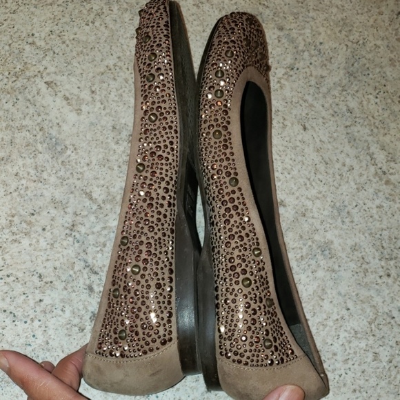Stuart weitzman studded tan flats - Picture 6 of 8